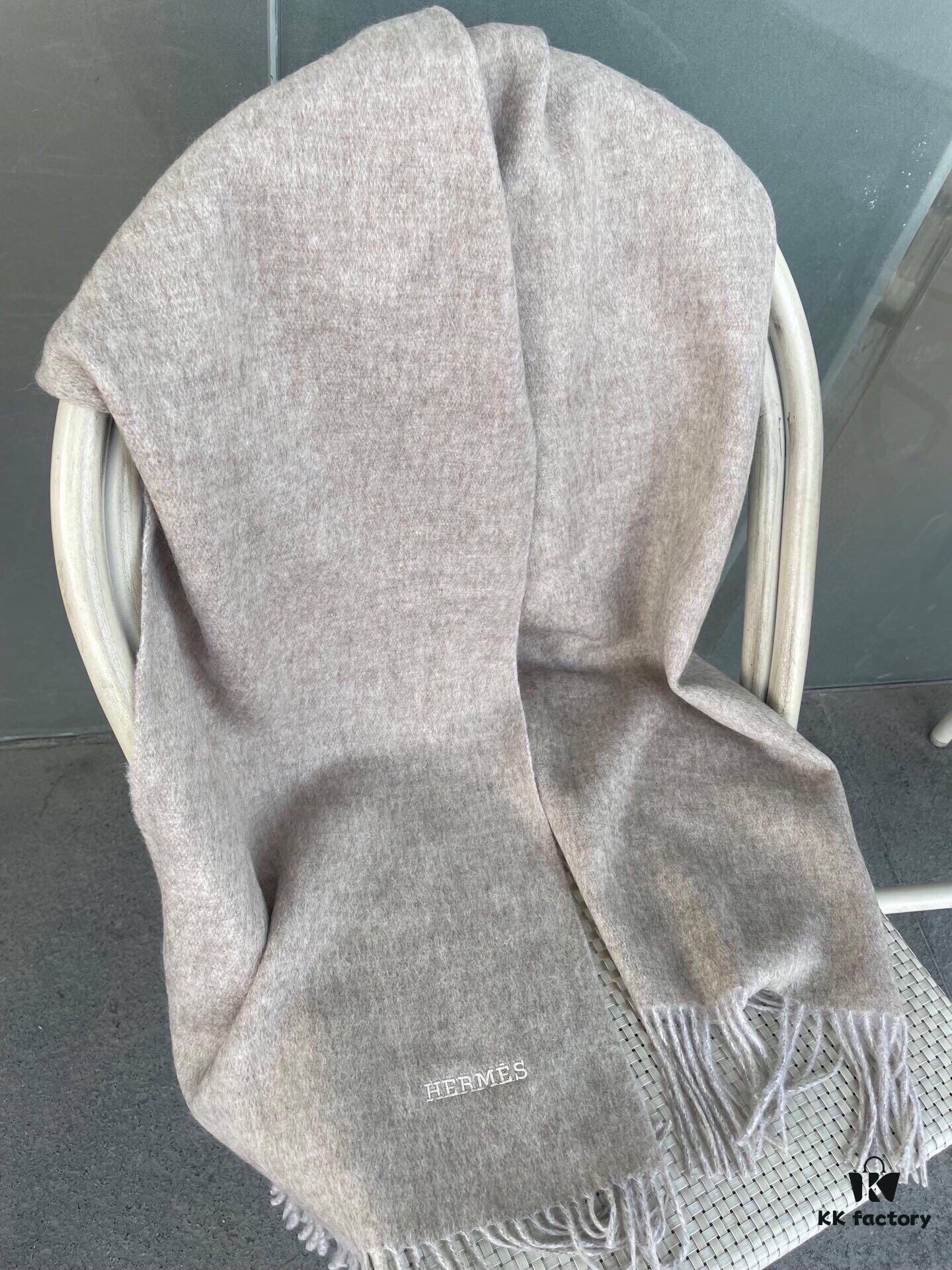 6931a946ccd8ab3d7af9daca Hermes · Hermès Paris Fashion Show Business Unisex Double-Sided Cashmere Shawl