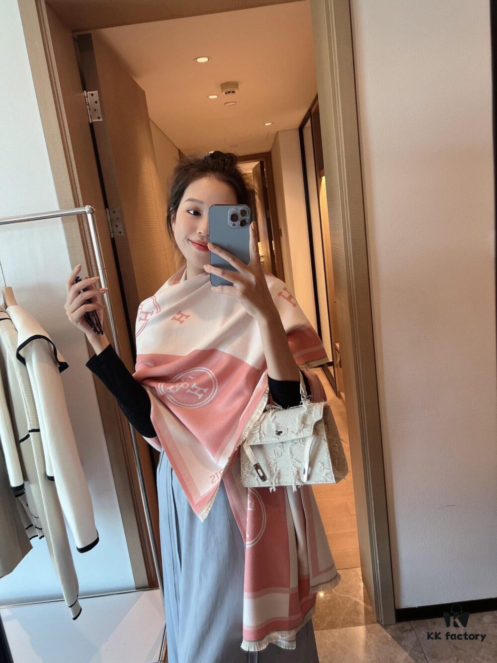 6931a957ccd8ab3d7af9dbce Hermès Super Premium Scarf Arrives – A New Milestone in Luxury Design