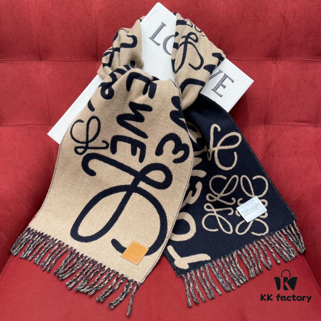 6931a95eccd8ab3d7af9dc2a LOEWE 2022 Fall/Winter Graffiti Scarf – A Playful and Youthful Winter Must-Have