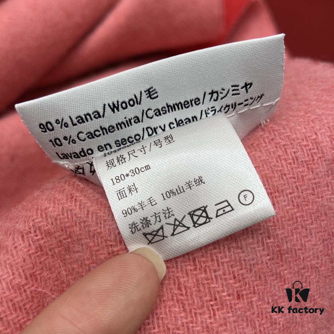 6931a95fccd8ab3d7af9dc38 Watermelon Red LOEWE Classic Unisex Scarf – Winter Must-Have – 90% Wool + 10% Cashmere, 30x180cm