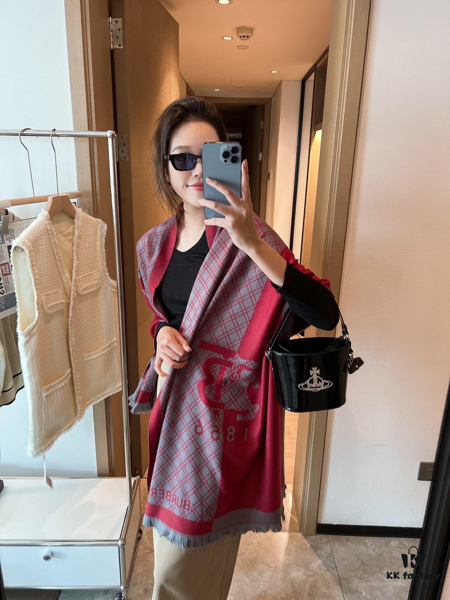 Burberry Women's Scarf, Elegant and Classic Design with Soft Lambswool Fabric, 70*180cm