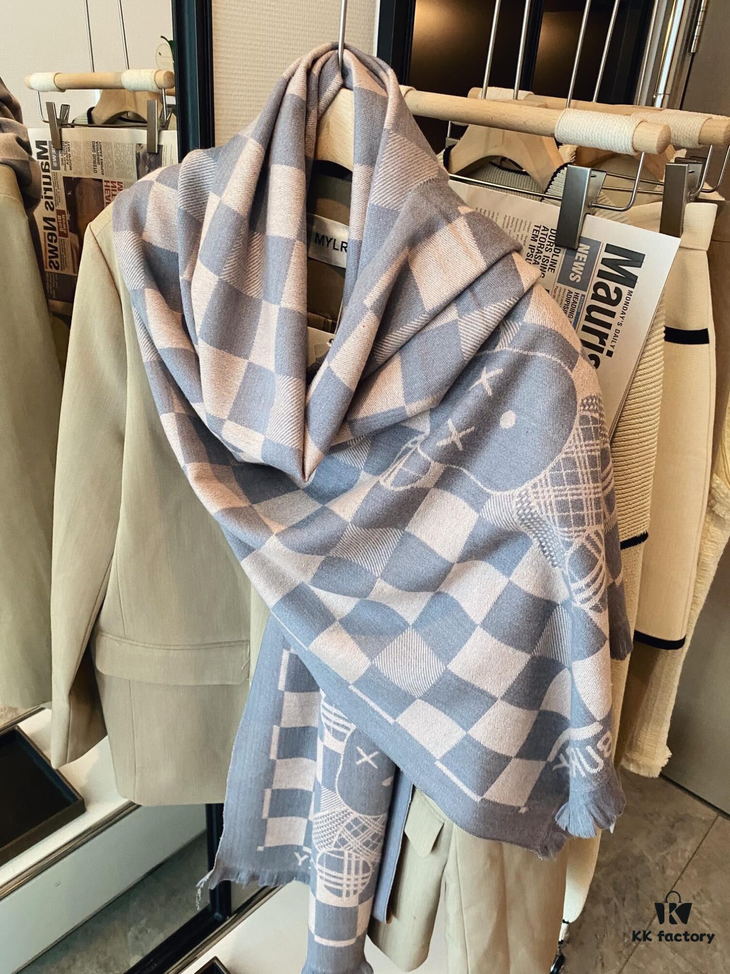 BURBERRY Cartoon Teddy Bear Scarf – This Year's Hottest Design with Premium Printing, Elegant and Sophisticated Style
