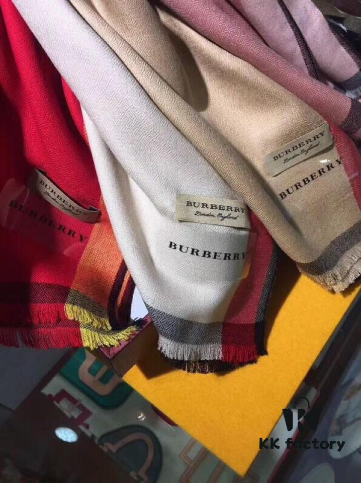 6931a96accd8ab3d7af9dce1 Khaki Color Genuine Premium Cashmere! Latest Export to Dubai! Burberry Classic Check Diamond Weave Season!