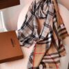 Burberry Simply Elegant, Timelessly Unique – A Perfect Blend of Modern Chic and Vintage Charm