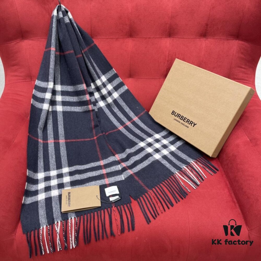 6931a970ccd8ab3d7af9dd41 Navy Blue BURBERRY Classic Entry-Level Bestseller, Timeless Check Pattern, Simple and Elegant Unisex Scarf