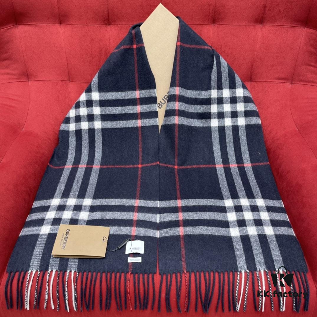 Navy Blue BURBERRY Classic Entry-Level Bestseller, Timeless Check Pattern, Simple and Elegant Unisex Scarf