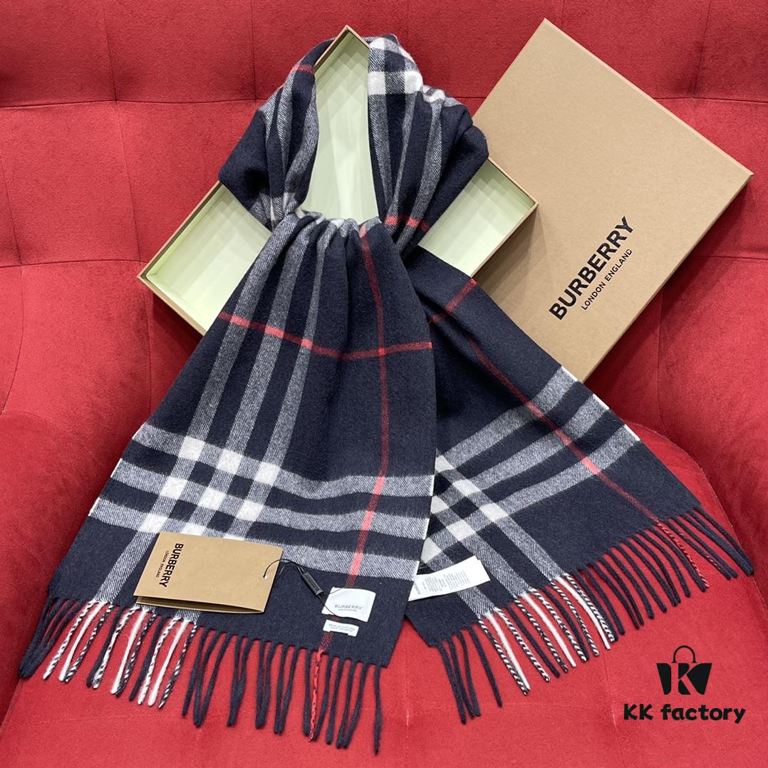 Navy Blue BURBERRY Classic Entry-Level Bestseller, Timeless Check Pattern, Simple and Elegant Unisex Scarf
