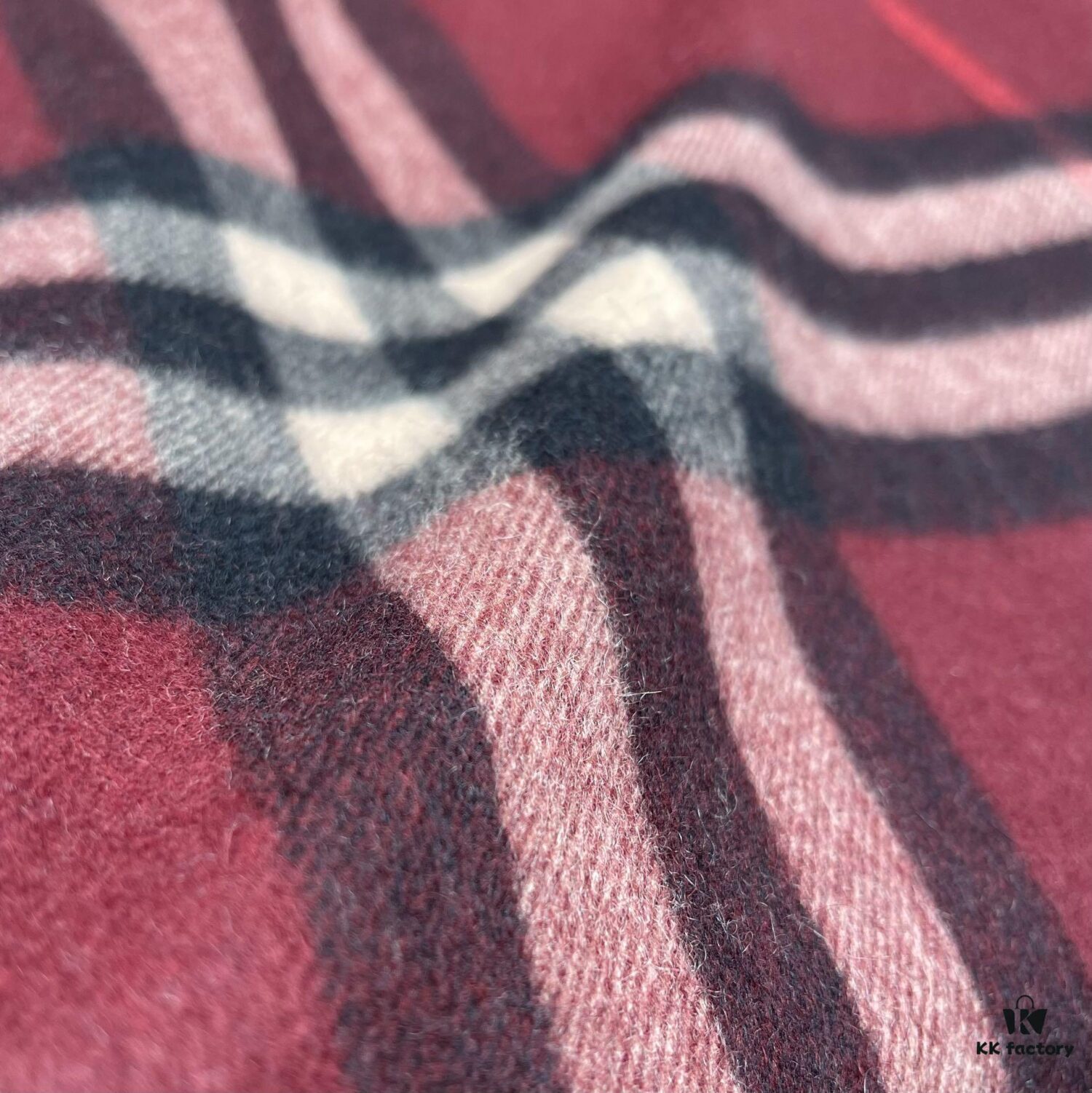 6931a973ccd8ab3d7af9dd75 Burgundy Burberry Classic Entry-Level Bestseller, Timeless Check Pattern, Simple and Elegant Unisex Scarf – A Never-Outdated Accessory. Upgraded with No Color Difference, Original Factory Yarn Material. Size: 168*30cm
