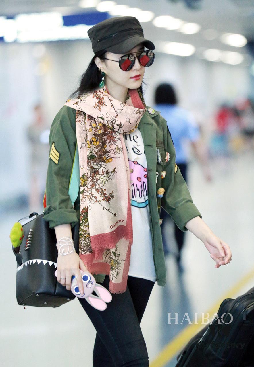 6931a974ccd8ab3d7af9dd77 Glowing Gvc Sequin Floral Cashmere Scarf - Premium Pure Cashmere with Silver Thread, Exclusive New Arrival