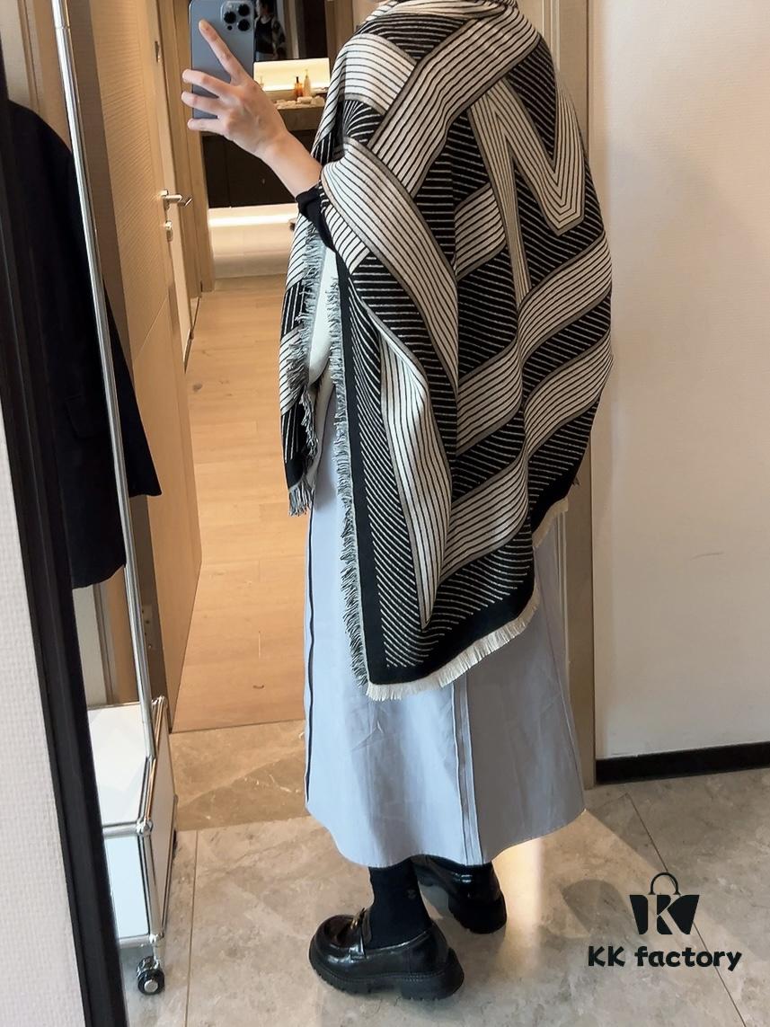 Moncler 140 Large Scarf, Boutique Collection, Exceptional Fit and Style