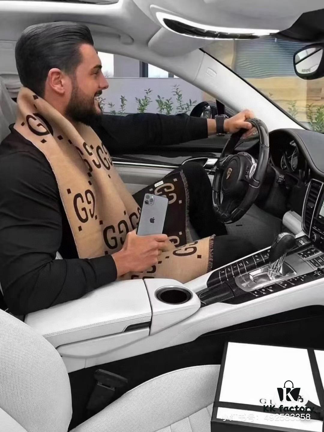 Gucci High-End Reversible Scarf