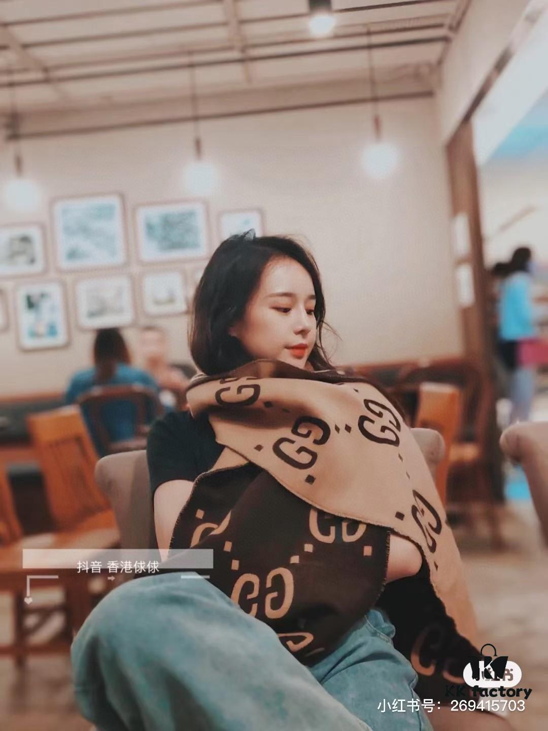 Gucci High-End Reversible Scarf