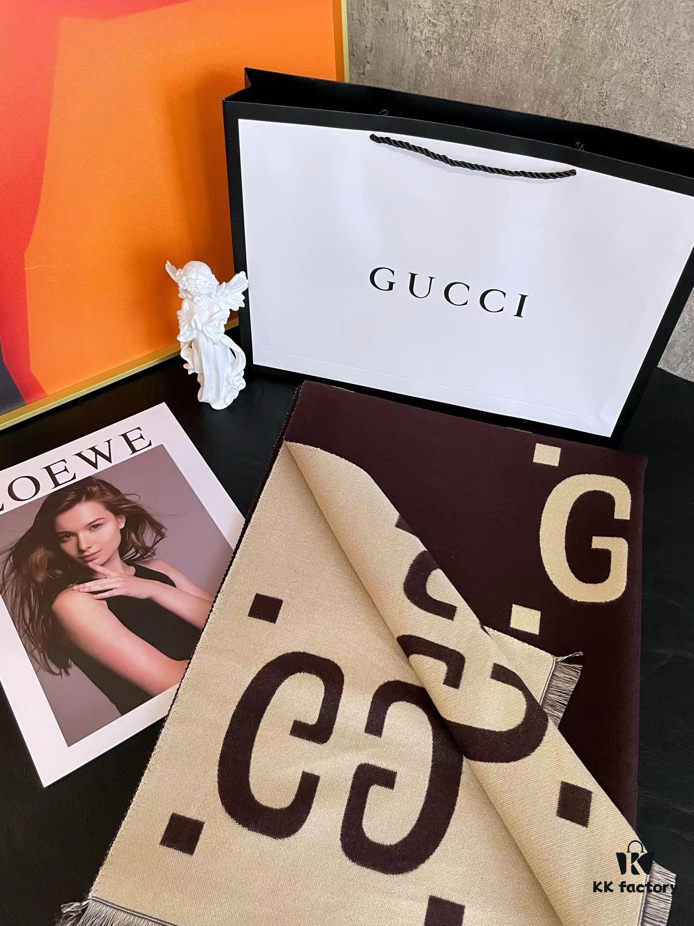 Gucci High-End Reversible Scarf