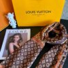 6931a97dccd8ab3d7af9de0e LV Clover Double-Sided Shawl in Monogram Color, 2020 Autumn-Winter New Warm Shawl Scarf with Four-Leaf Clover Jacquard, Premium Gift-Grade Accessory