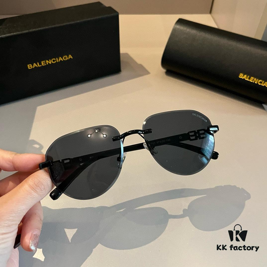 6931a9d4ccd8ab3d7af9e3a1 Balenciaga Black and Gold Sunglasses with Double B Logo - Vintage Square Frame, Lightweight Design