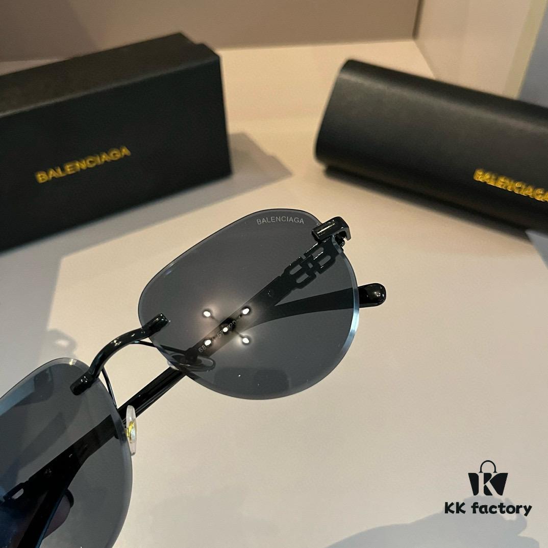 6931a9d5ccd8ab3d7af9e3a3 Balenciaga Black and Gold Sunglasses with Double B Logo - Vintage Square Frame, Lightweight Design