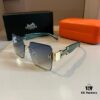 6931a9d7ccd8ab3d7af9e3d2 HERMES Hermès New Heavyweight Women's Sunglasses with Large Frame and 3D Design for Flattering Facial Contour
