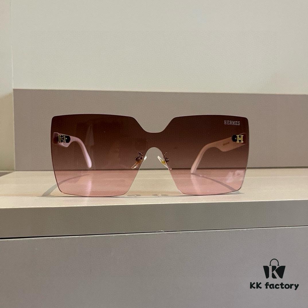 Hermes Women's Oversized 3D Frame Sunglasses, New Heavyweight Collection
