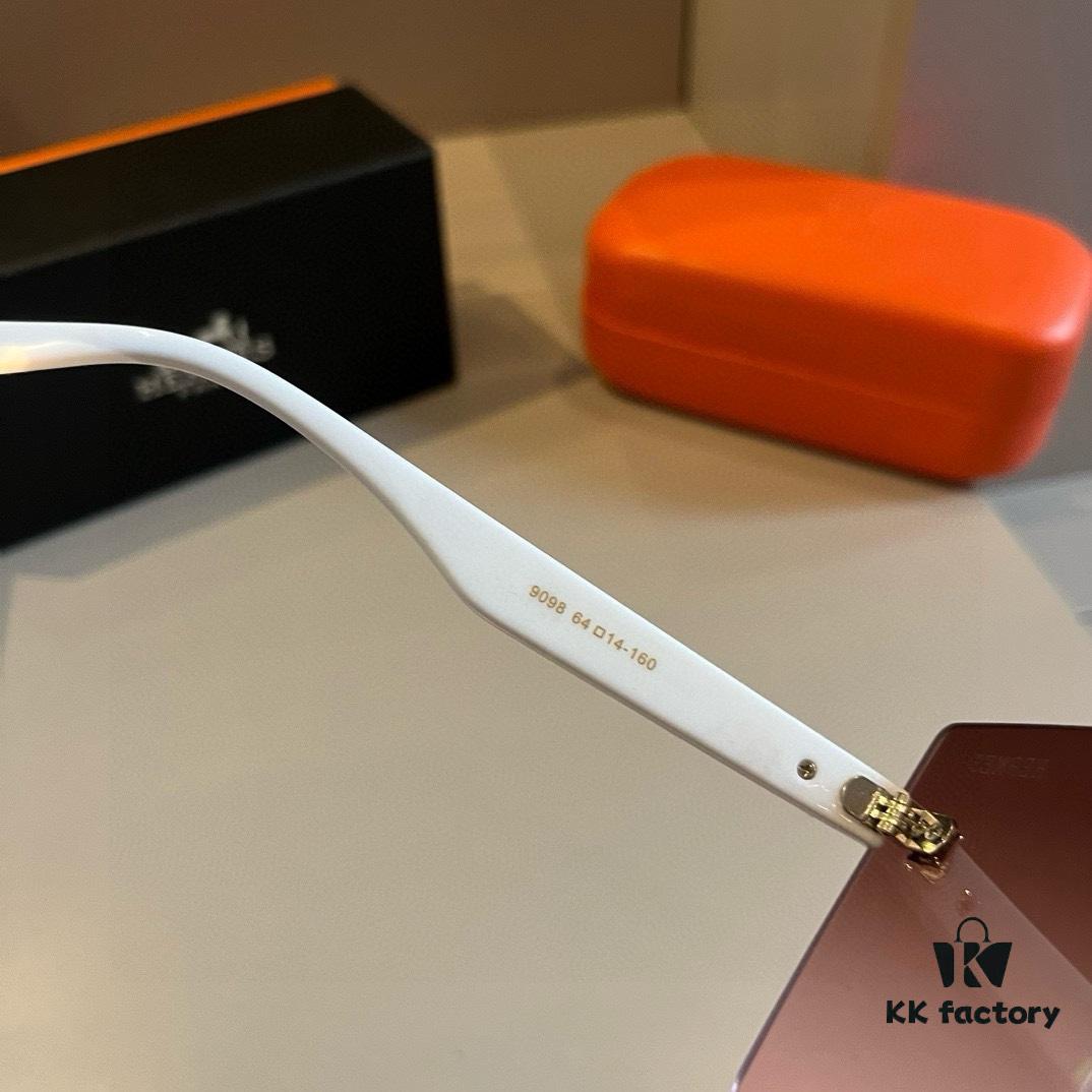 Hermes Women's Oversized 3D Frame Sunglasses, New Heavyweight Collection