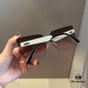 HERMES Women's New Heavyweight Sunglasses, Large 3D Frame, Flattering Face Shape, Retro and Elegant