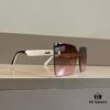 6931a9e5ccd8ab3d7af9e4b2 HERMES Hermès New Heavyweight Women's Sunglasses with Large Frame and 3D Design for Face Contour Enhancement