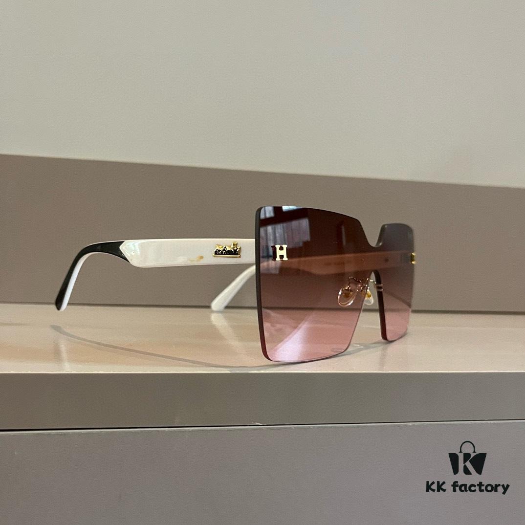 6931a9e5ccd8ab3d7af9e4b2 HERMES Hermès New Heavyweight Women's Sunglasses with Large Frame and 3D Design for Face Contour Enhancement