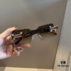 6931a9e9ccd8ab3d7af9e4ec HERMES Hermès New Heavyweight Women's Sunglasses, Large Frame with 3D Design to Flatter Facial Features, Retro and Elegant Style