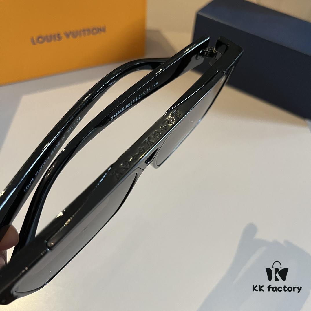 LV Louis Vuitton Sunglasses LOUIS VUITTON MODEL: Z1502W SIZE: 61013-140