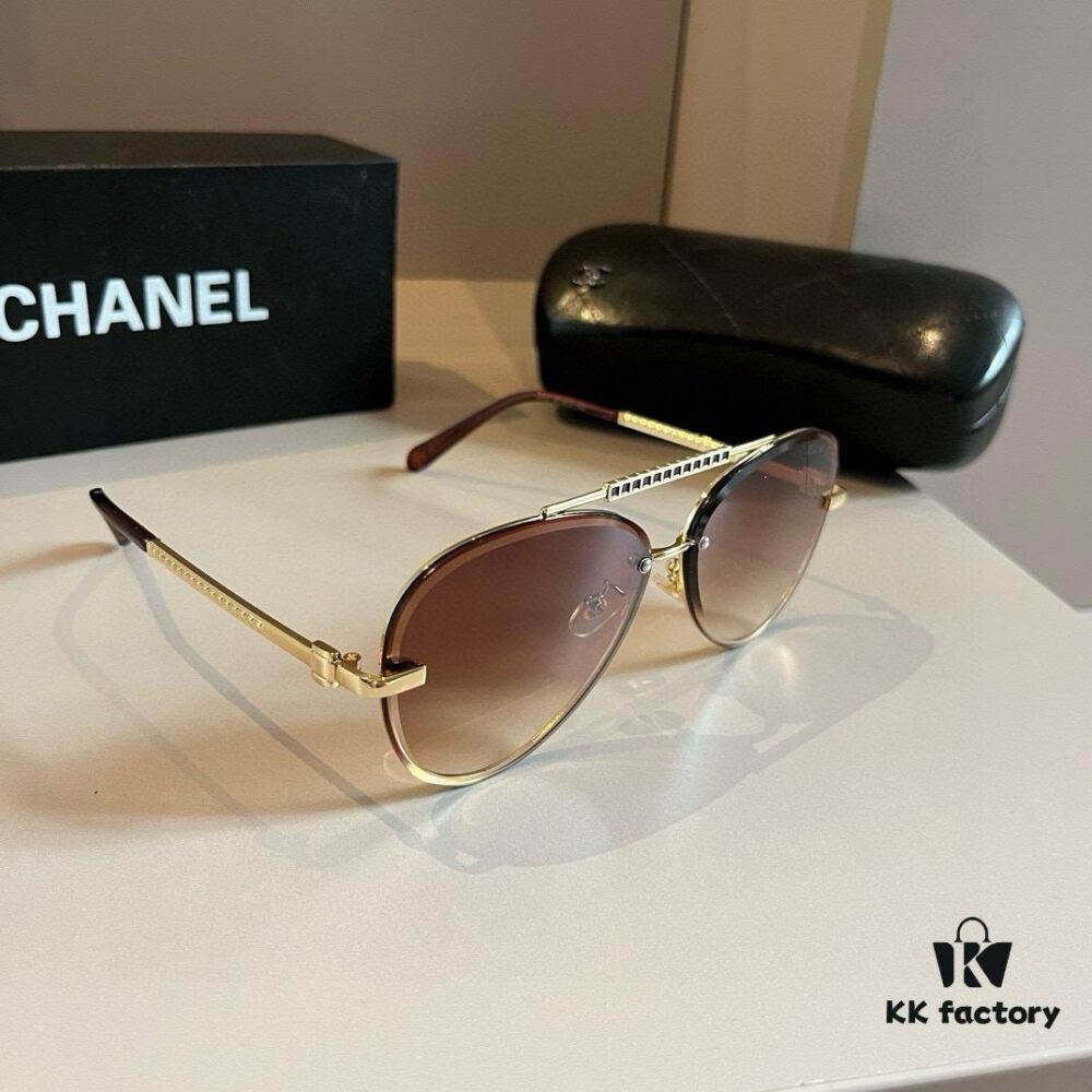 6931aa10ccd8ab3d7af9e75d Chanel Sunglasses, absolutely in love, the moment you put them on your face the aura is perfectly on point, greatly slimming the appearance of the face; large-frame design yet surprisingly lightweight. The temple curvature is just right, offering a light and comfortable wearing experience!