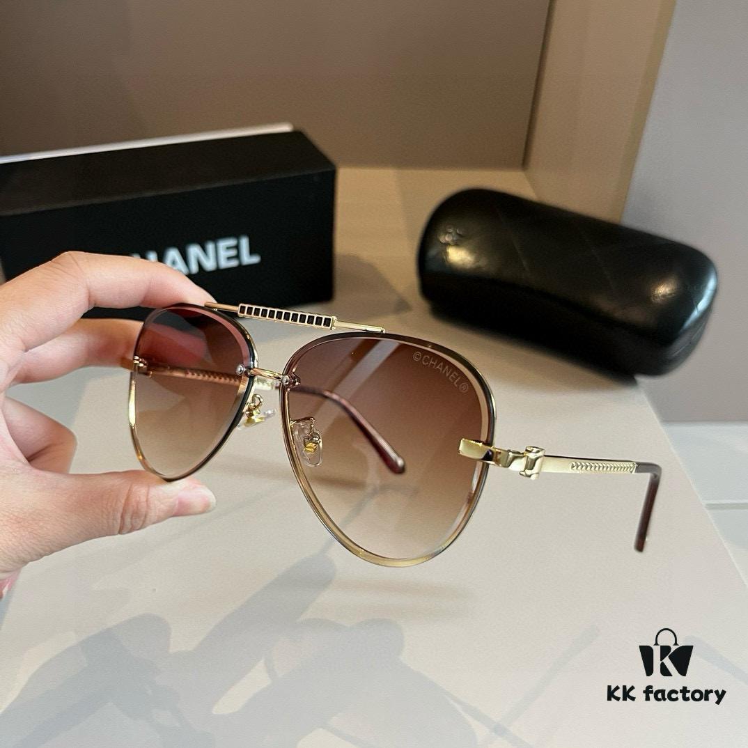6931aa10ccd8ab3d7af9e75e Chanel Sunglasses, absolutely in love, the moment you put them on your face the aura is perfectly on point, greatly slimming the appearance of the face; large-frame design yet surprisingly lightweight. The temple curvature is just right, offering a light and comfortable wearing experience!