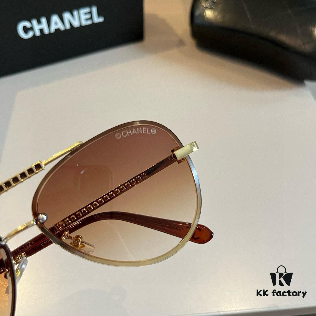 6931aa10ccd8ab3d7af9e760 Chanel Sunglasses, absolutely in love, the moment you put them on your face the aura is perfectly on point, greatly slimming the appearance of the face; large-frame design yet surprisingly lightweight. The temple curvature is just right, offering a light and comfortable wearing experience!
