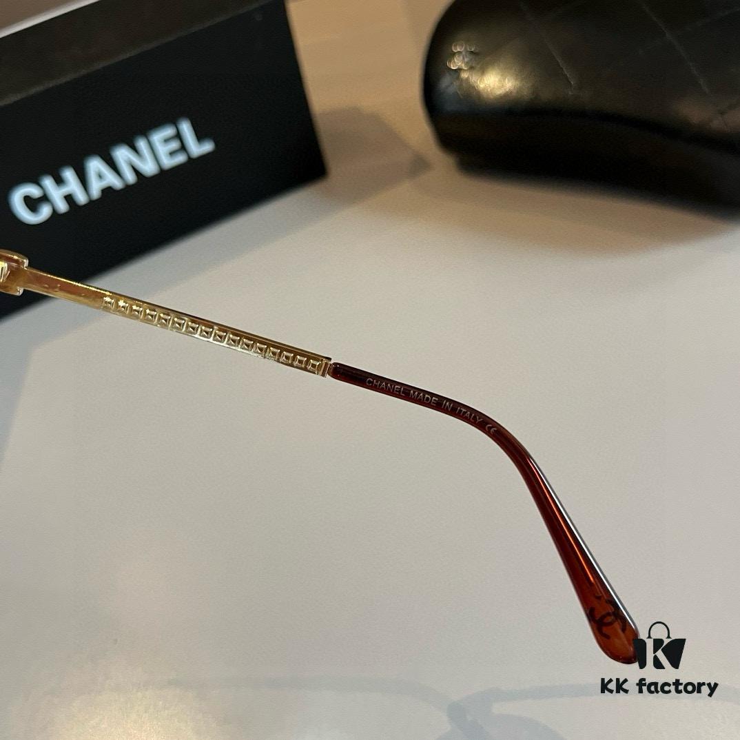 6931aa10ccd8ab3d7af9e765 Chanel Sunglasses, absolutely in love, the moment you put them on your face the aura is perfectly on point, greatly slimming the appearance of the face; large-frame design yet surprisingly lightweight. The temple curvature is just right, offering a light and comfortable wearing experience!