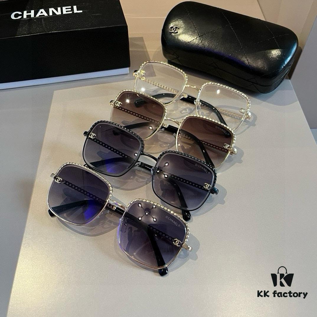 6931aa12ccd8ab3d7af9e77e Chanel Sunglasses, absolutely in love, the moment you put them on, the aura is perfectly captured, they make your face look incredibly slim, large frames yet surprisingly lightweight, with just the right curvature on the temples for a comfortable, feather-light fit!