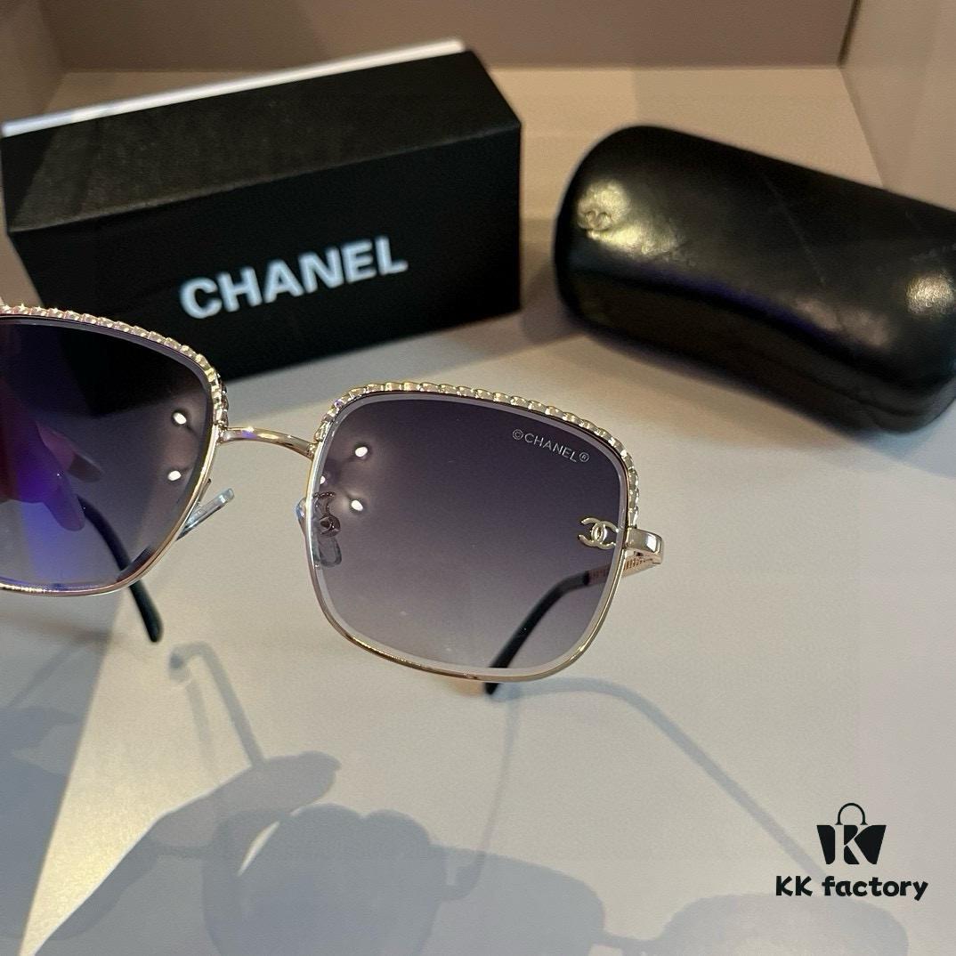 6931aa12ccd8ab3d7af9e782 Chanel Sunglasses, absolutely in love, the moment you put them on your face, the aura is perfectly under control, extremely slimming for the face, large frame yet surprisingly lightweight, with perfectly curved temples for a comfortable, feather-light wear!
