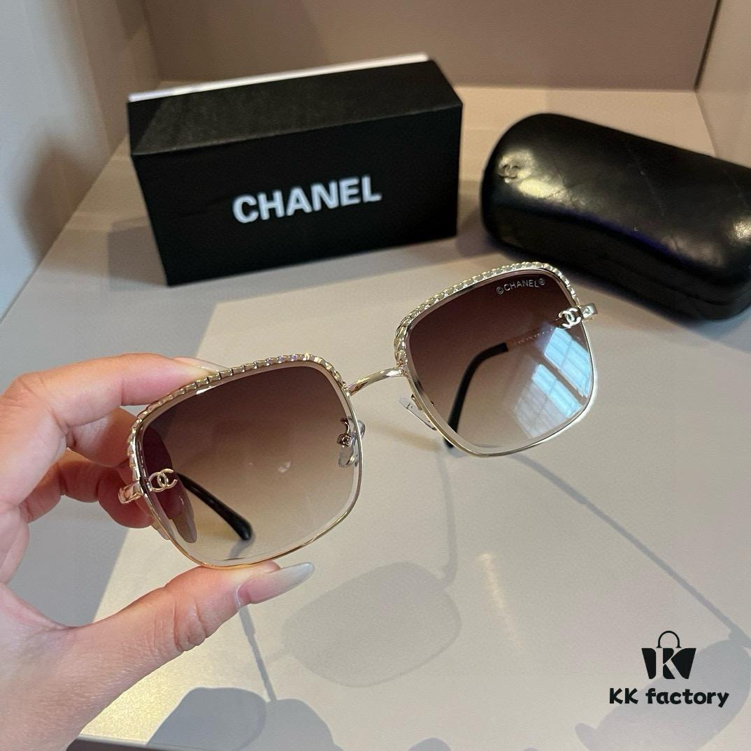 6931aa13ccd8ab3d7af9e78e Chanel Sunglasses, Absolutely In Love, The Moment You Wear Them, The Aura Is Perfectly Captured, Greatly Slimming The Face, Large Frame Yet Lightweight, Temples Designed At Just The Right Curve, Comfortable And Light On The Ears