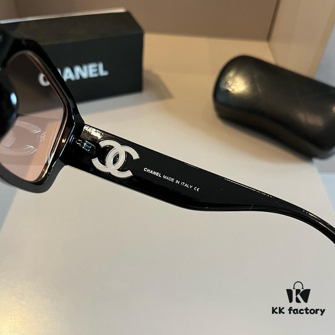 6931aa16ccd8ab3d7af9e7bc Chanel Sunglasses, absolutely in love, the moment you put them on your face the aura is perfectly on point, greatly slimming the face, large-frame design yet incredibly lightweight, temples perfectly curved for a comfortable, feather-light wear!