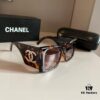 6931aa17ccd8ab3d7af9e7ca Chanel Sunglasses, Absolutely In Love, Perfect Fit with a Strong Presence, Makes Face Look Slim, Large Frame Yet Lightweight, Comfortable and Well-designed Temples