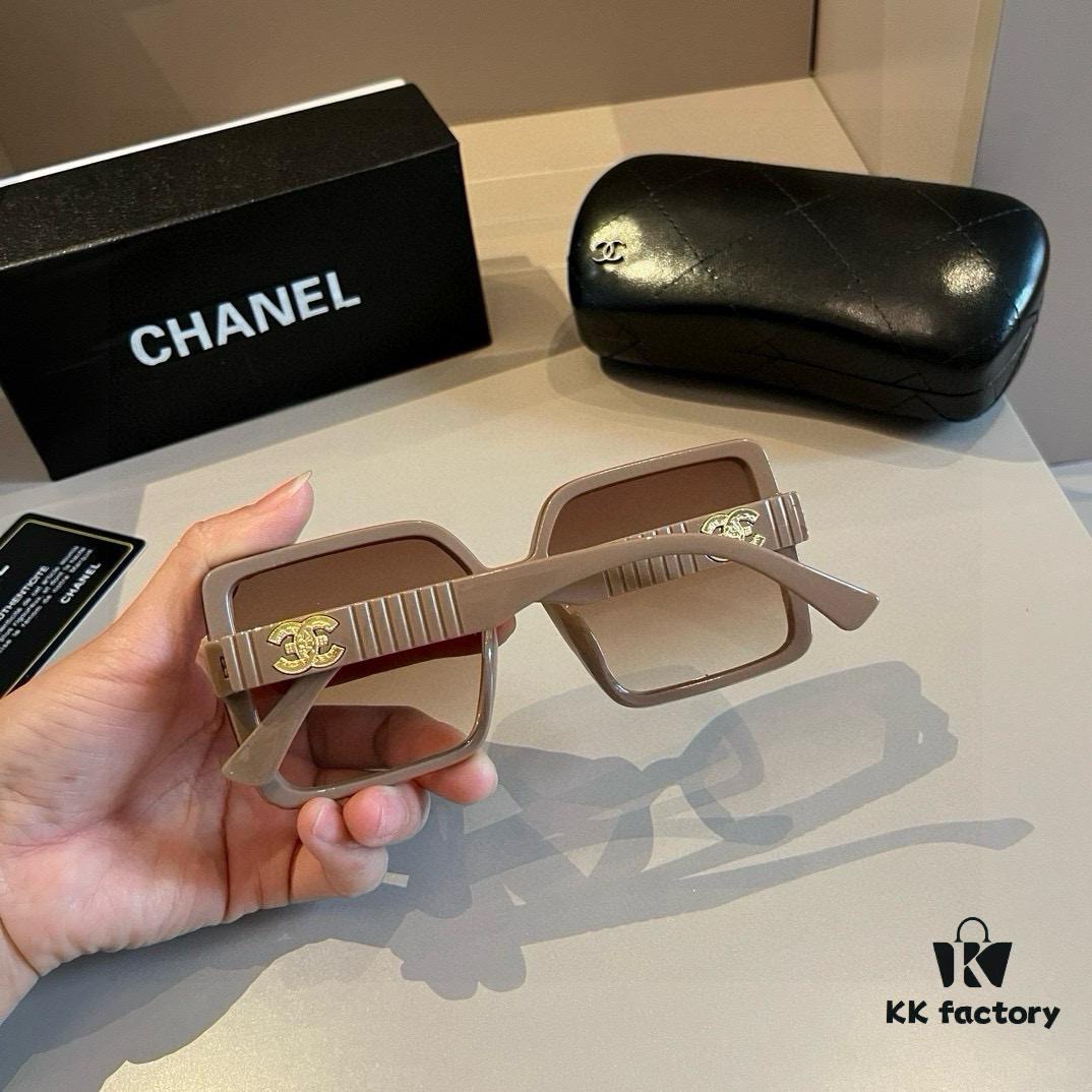 Chanel Popular Pearl-Temple Sunglasses, Trending on Xiaohongshu, 2023 Hot Item, Fashionable Designer-Style Shades