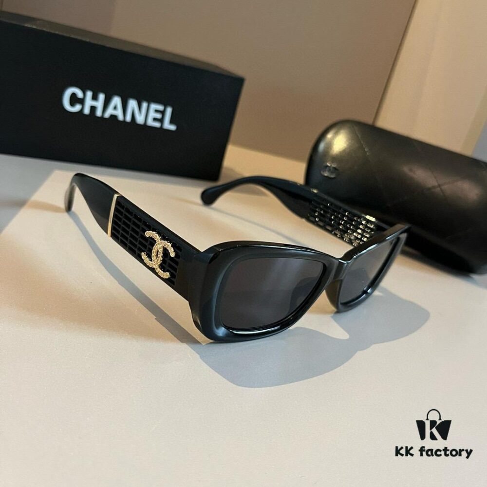 6931aa5bccd8ab3d7af9ec15 Vintage Chanel Gold Logo Sunglasses with Double C Logo