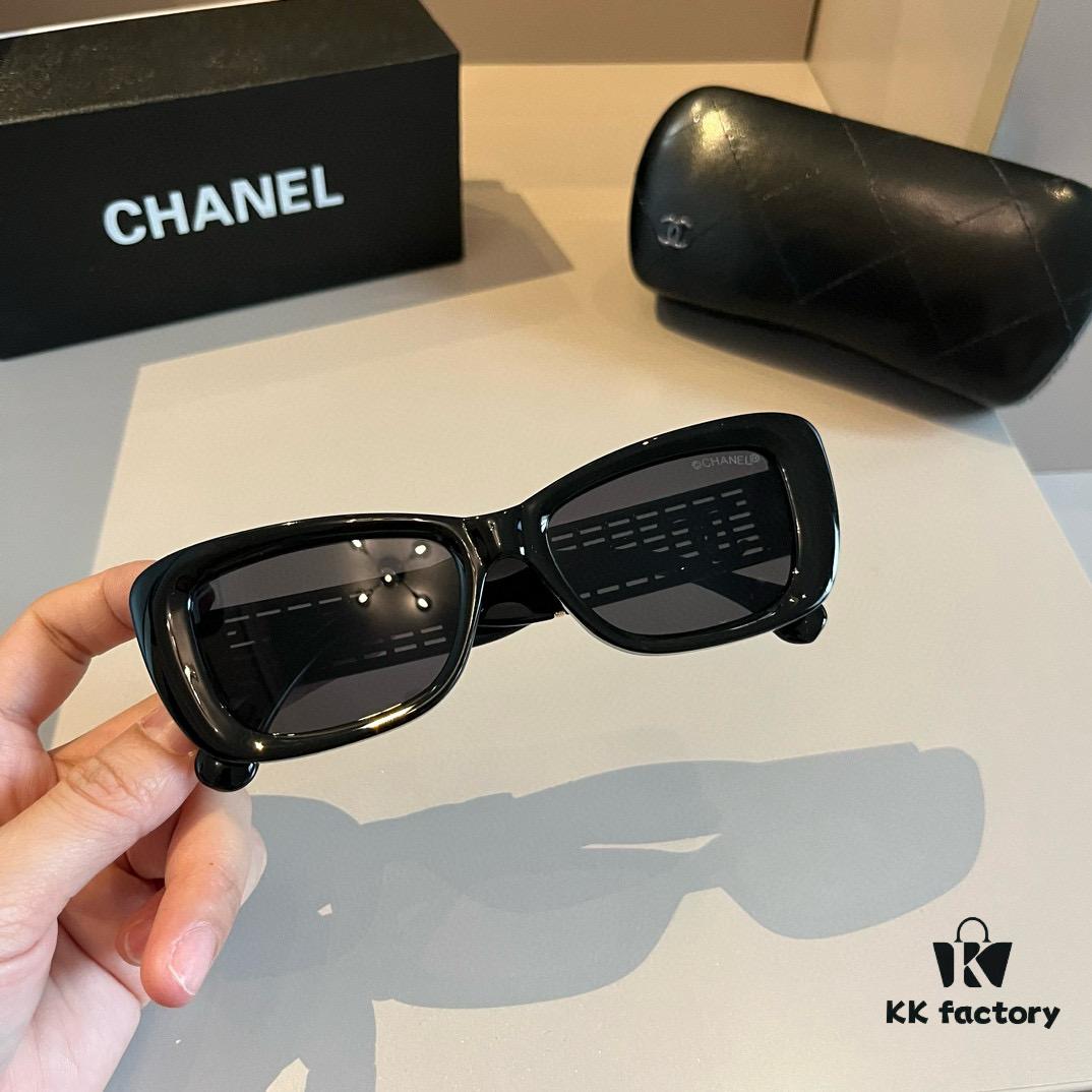 6931aa5bccd8ab3d7af9ec1a Vintage Chanel Gold Logo Sunglasses with Double C Logo