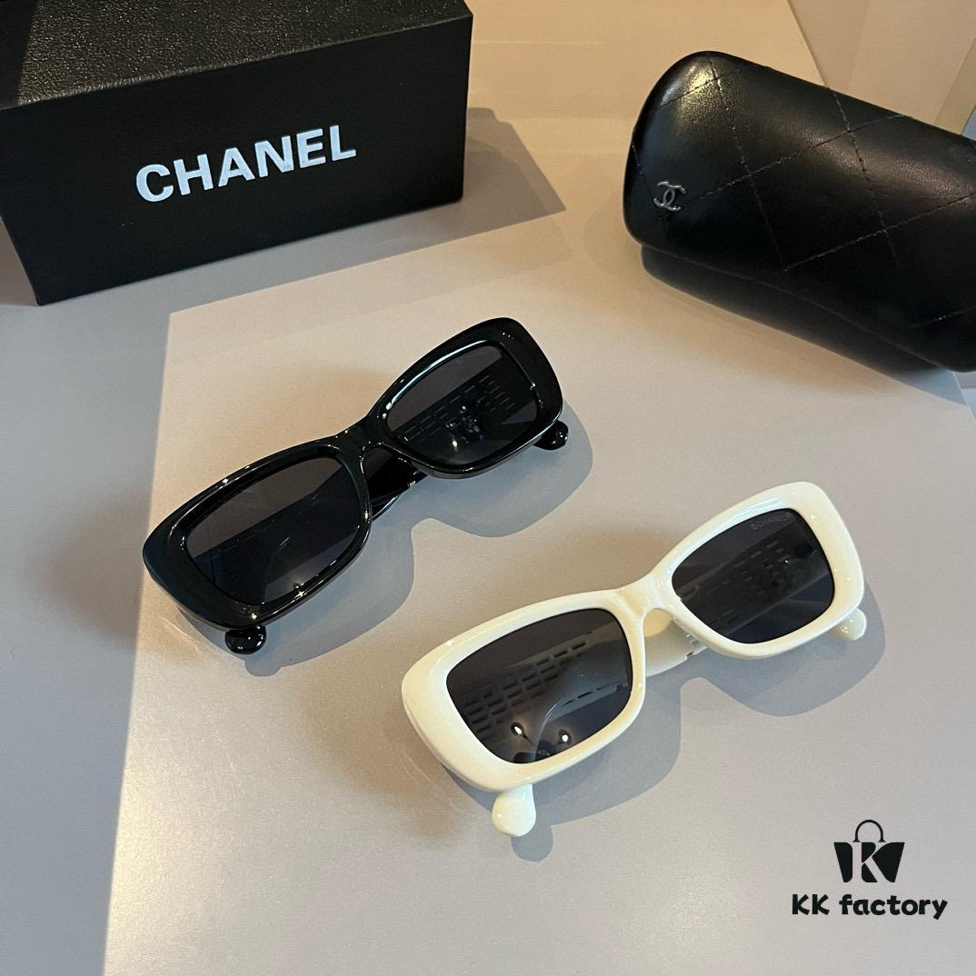 6931aa5bccd8ab3d7af9ec1d Vintage Chanel Gold Logo Sunglasses with Double C Logo