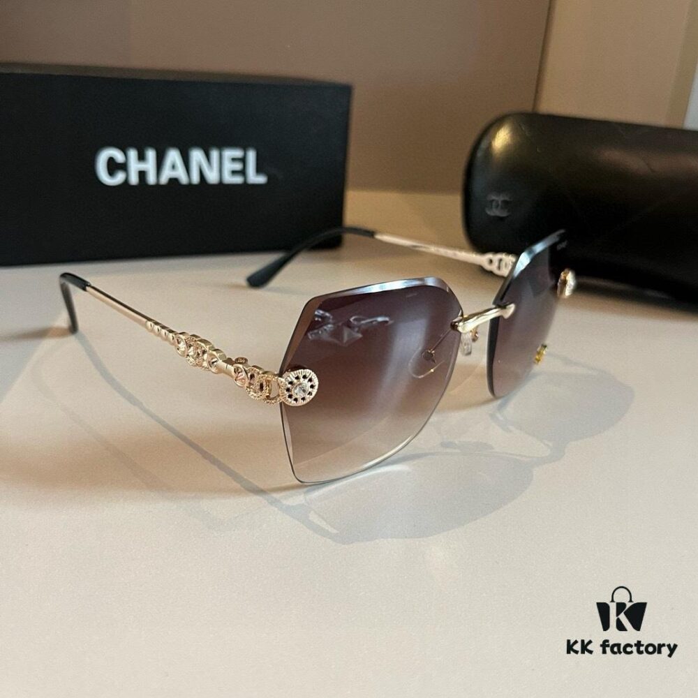6931aa60ccd8ab3d7af9ec68 Chanel Popular Catwalk Sunglasses, Same Style as Xiao Hong Shu Influencer Look, This Year's Hottest Trend, Online Celebrity Favorite, Department Store Quality, Fashionable Sun Glasses