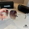 Chanel Popular Catwalk Sunglasses, Same Style as Xiao Hong Shu Influencer Look, This Year's Hottest Trend, Online Celebrity Favorite, Department Store Quality, Fashionable Sun Glasses