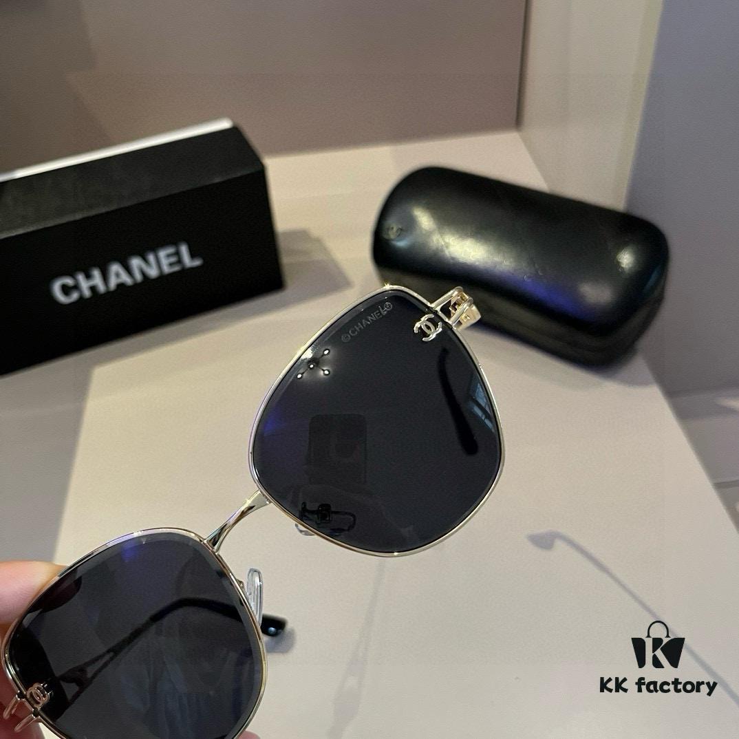 Chanel 2024 New Large-Frame Sunglasses, Round Face Flattering, Slimming Effect, Iconic Chic Style