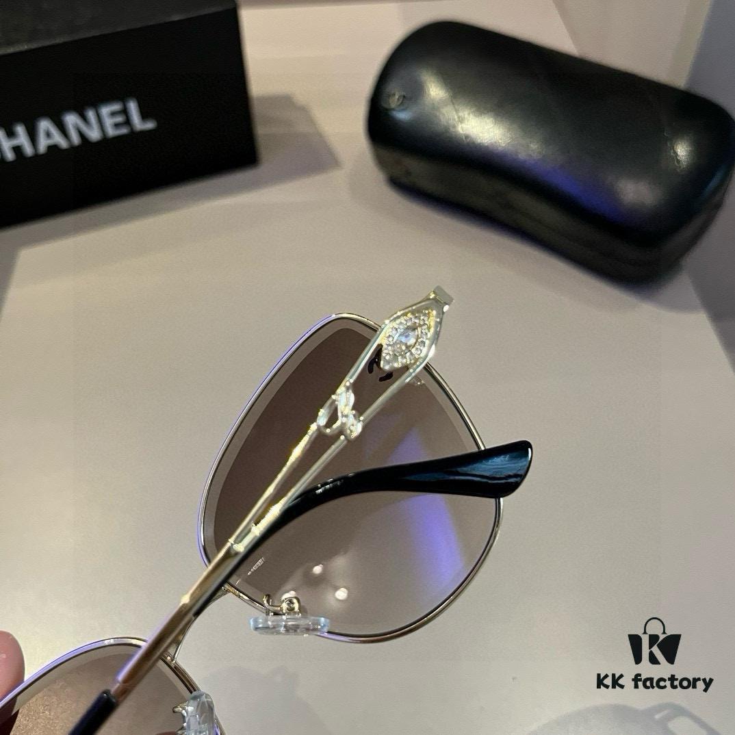 6931aa73ccd8ab3d7af9ed8f Chanel 2024 New Large-Frame Sunglasses, Flattering Round and Full Face Shapes, Stylish and Slimming