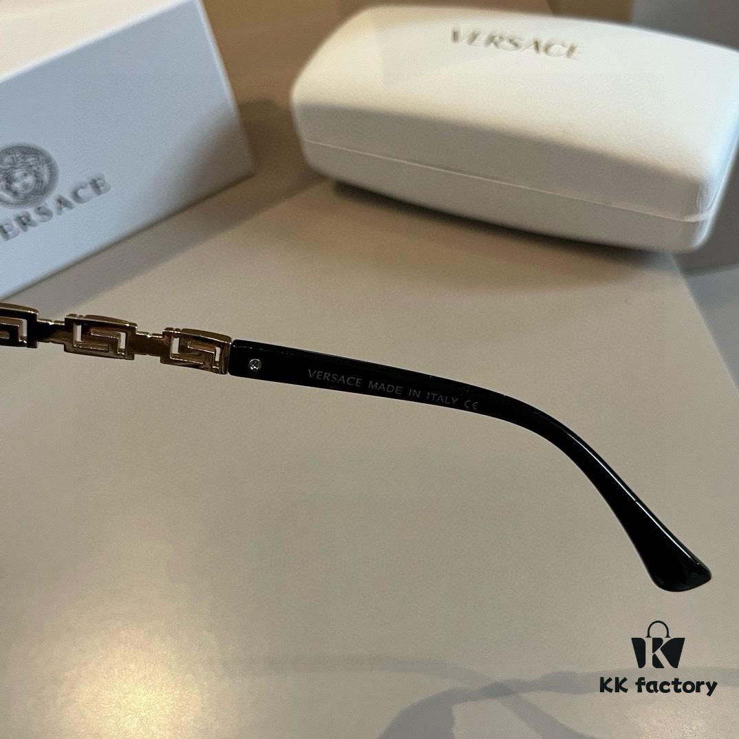 VERSACE New Arrival 🎉 Italian Design, Premium Frame Construction with Unique Temple Design, Simple and Elegant, Unisex Sunglasses