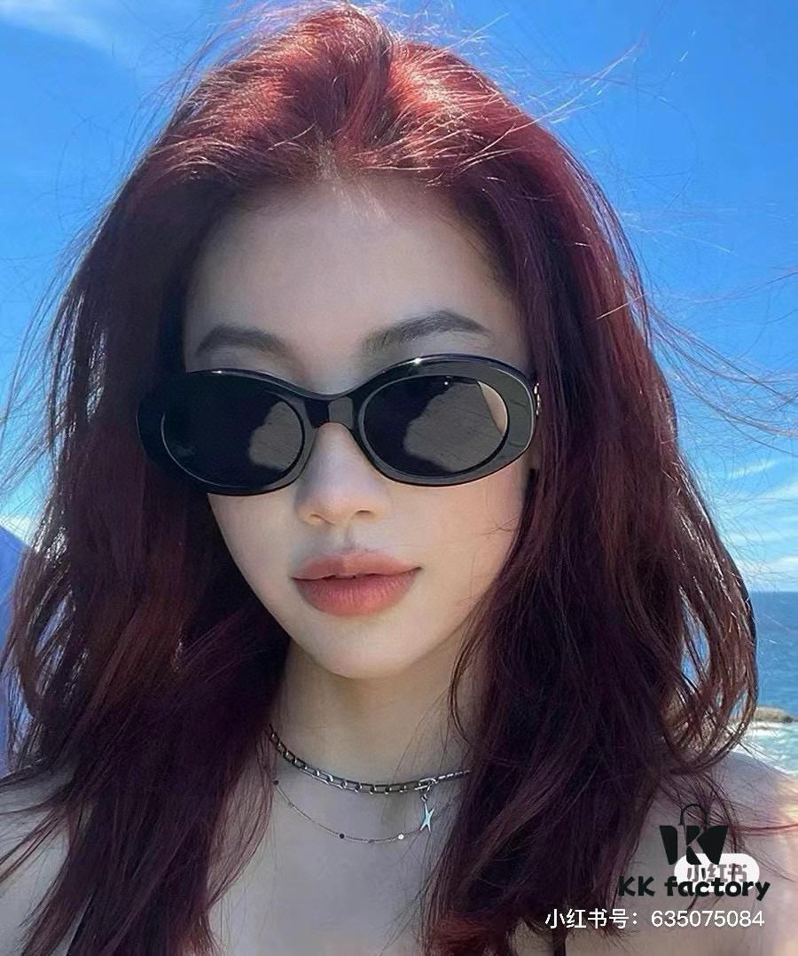 6931ab0bccd8ab3d7af9f6e1 Celine Sunglasses, Amazing Frame for All Face Shapes, Especially Flattering for Round and Square Faces, Slimming Effect