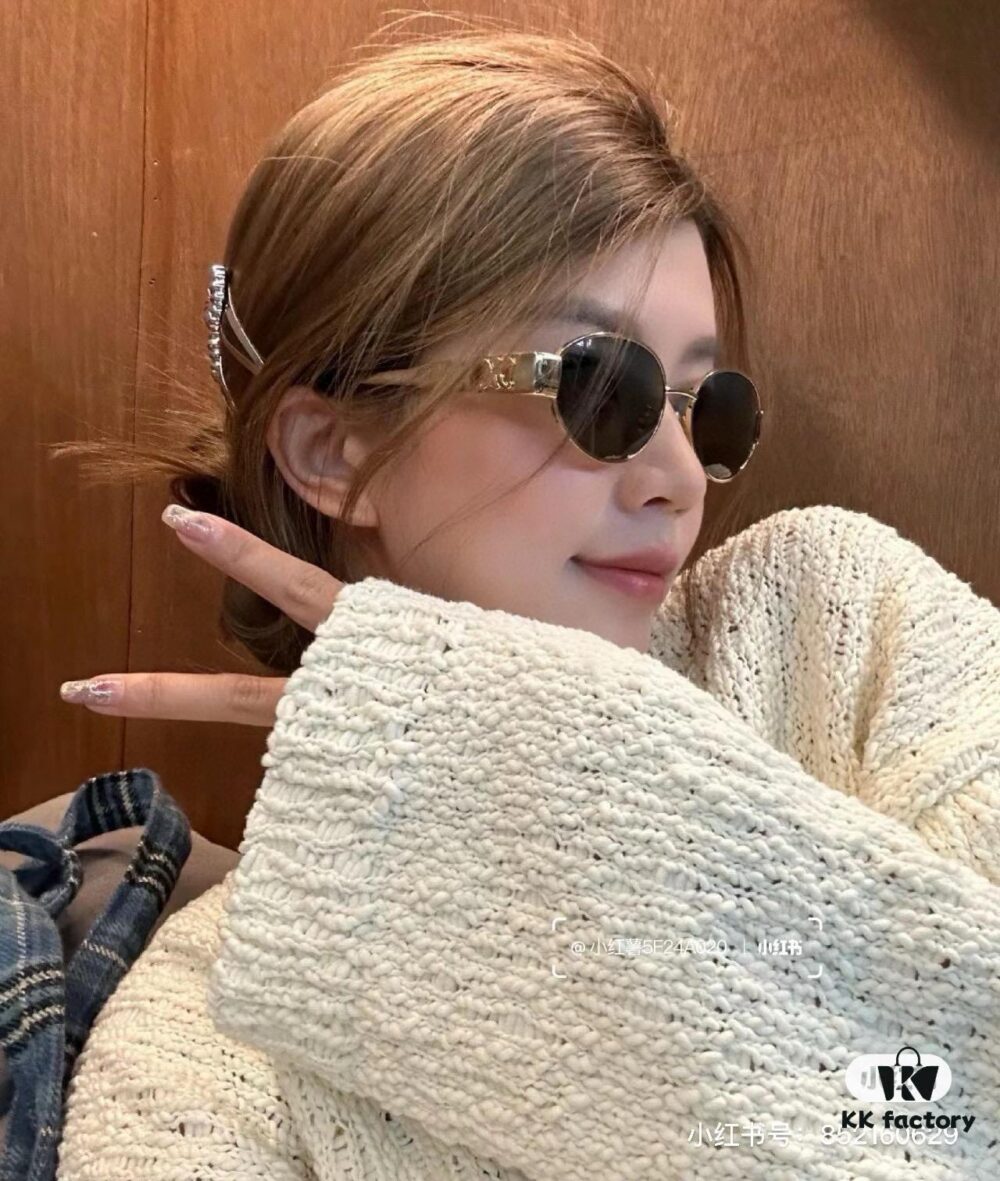 6931ab5eccd8ab3d7af9fbbe Lisa's Same Celine Retro Round-frame Sunglasses, the 'Egg Superman' Style from Celine, Also Known as the Arc de Triomphe Model, Has Been Highly Popular and Hard to Get
