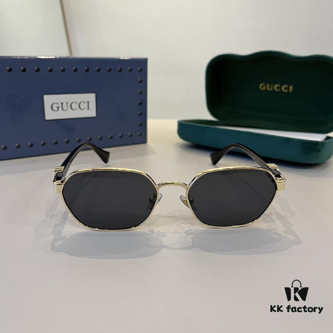 6931ab6bccd8ab3d7af9fc7b Gucci New Heavyweight Women's Sunglasses with Large Frame and 3D Design for Flattering Facial Contour