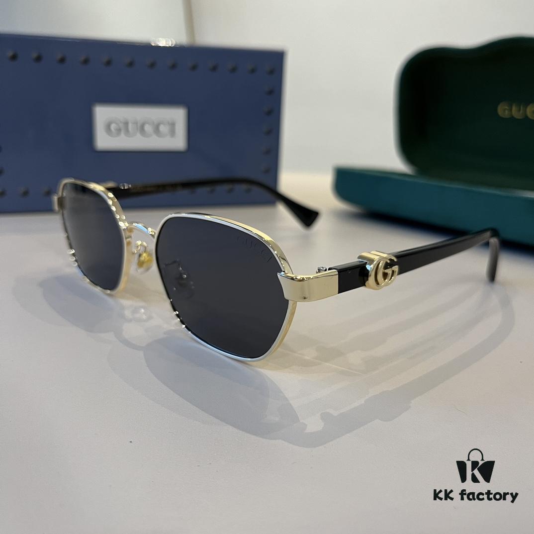 6931ab6bccd8ab3d7af9fc7c Gucci New Heavyweight Women's Sunglasses with Large Frame and 3D Design for Flattering Facial Contour